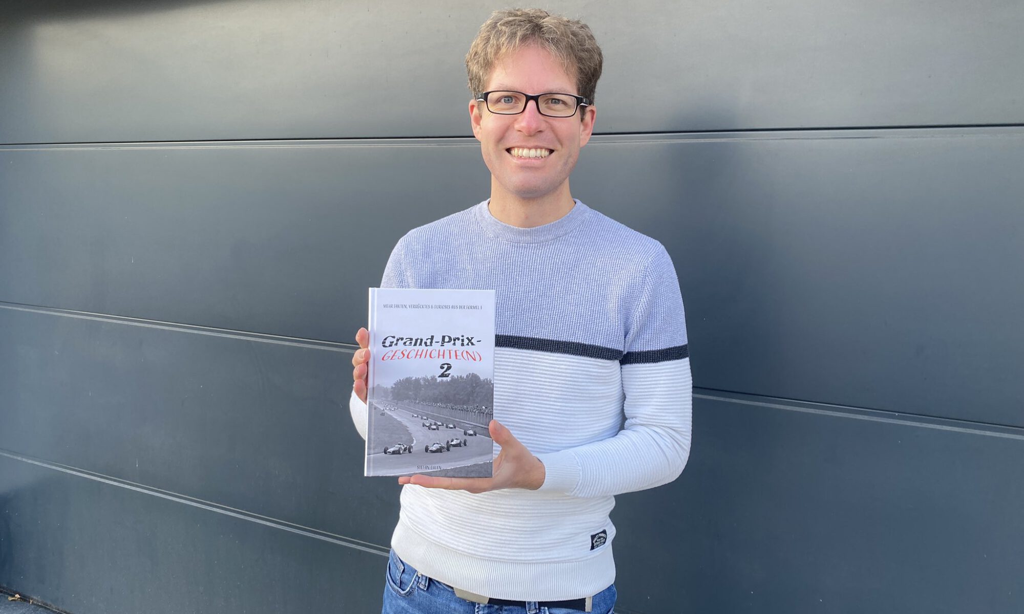 Stefan Ehlen mit seinem Formel-1-Buch "Grand-Prix-Geschichte(n) 2"